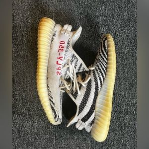 Yeezy 350 zebra